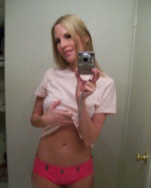 Teen Girl Photos are excited to present you with a xxx photo gallery showcasing Aimee xxx gallery 154645