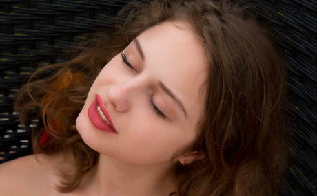 Rylsky Art are pleased to offer you xxx pics featuring Clarice showing superb shape